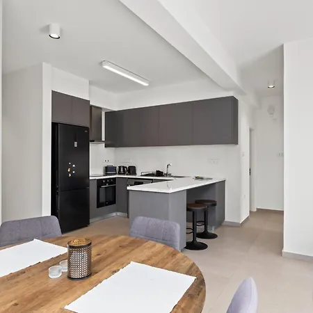 Apartment Q Scala